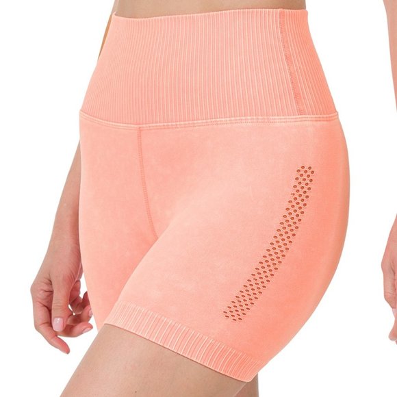 Zenana NWT Stone Washed Seamless High Waisted Shorts in Black - Picture 2 of 5